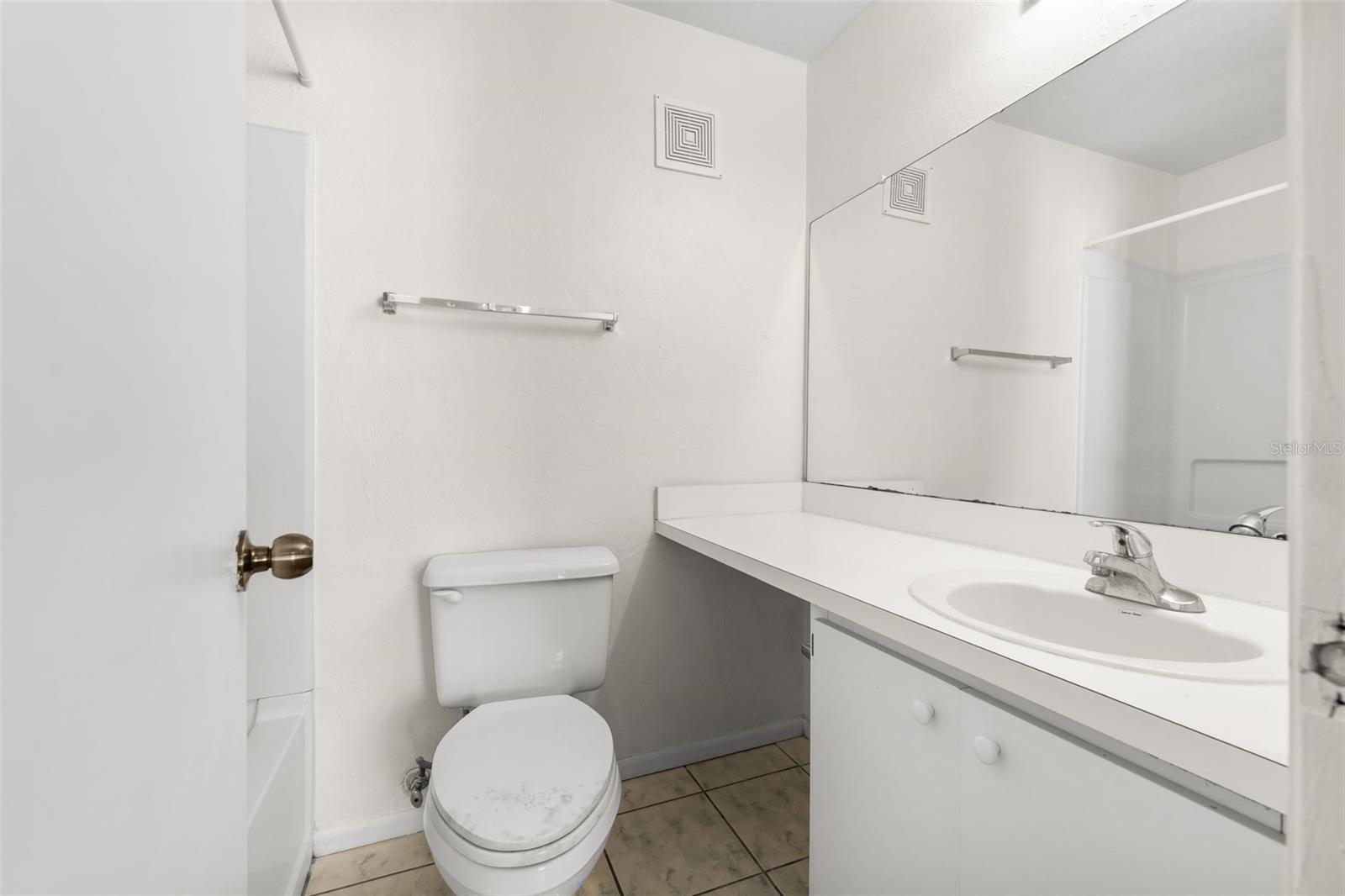 COUNTRYSIDE UNIVERSITY - Residential