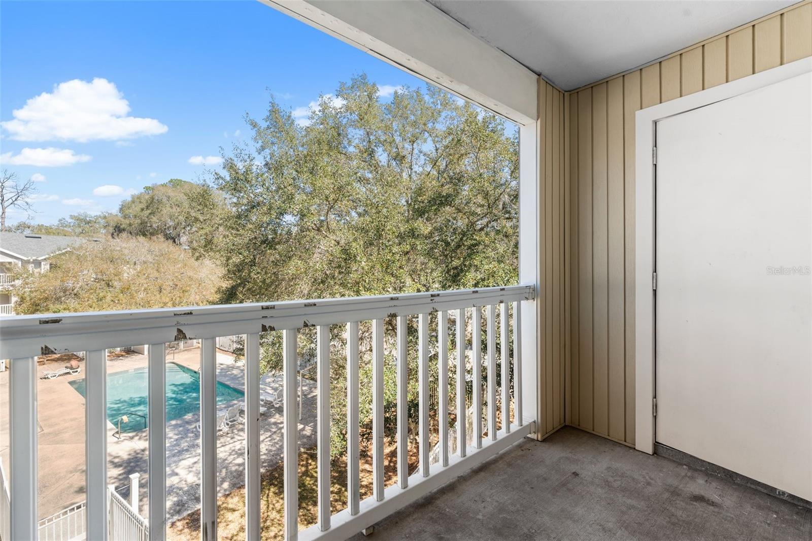 COUNTRYSIDE UNIVERSITY - Residential