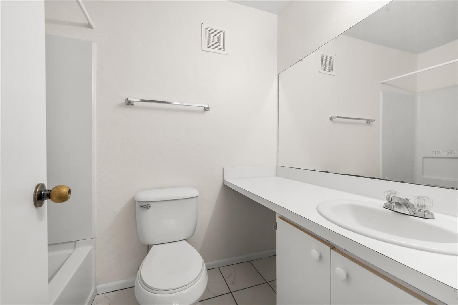 COUNTRYSIDE UNIVERSITY - Residential