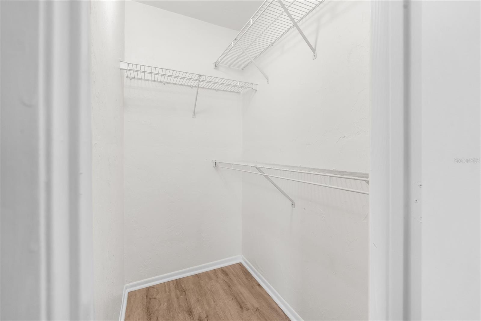 COUNTRYSIDE UNIVERSITY - Residential