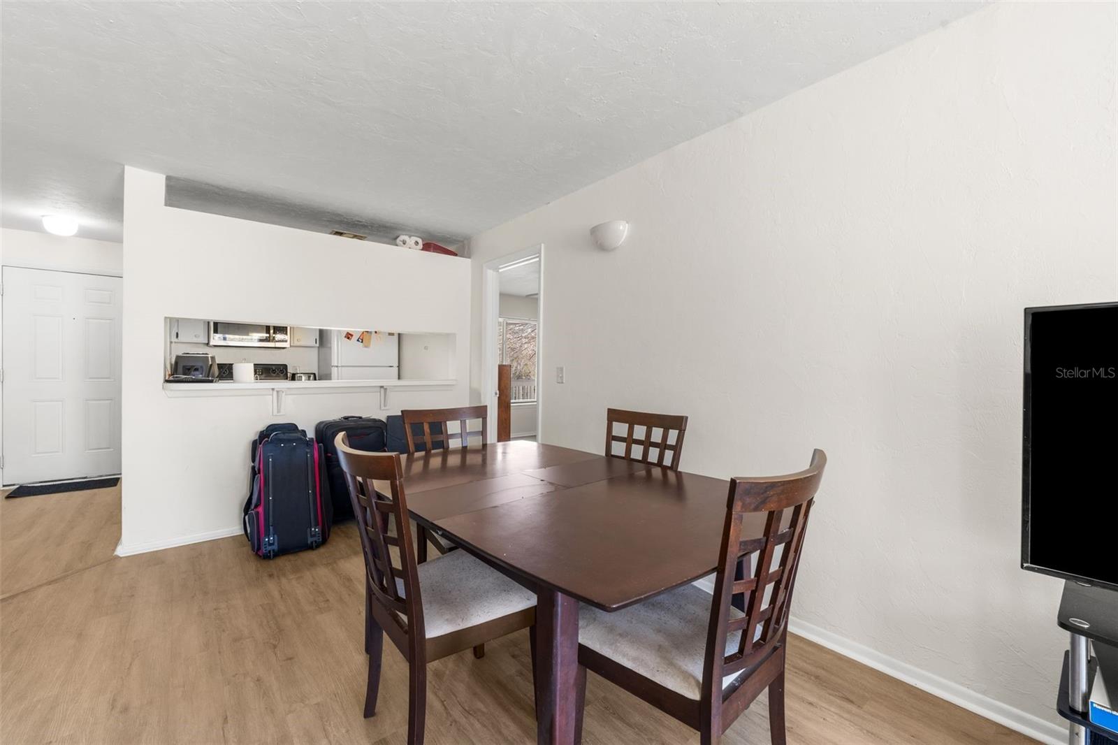 COUNTRYSIDE UNIVERSITY - Residential