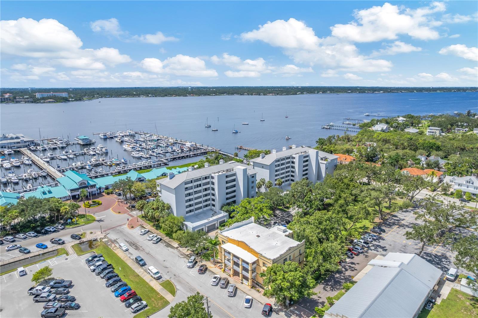 REGATTA POINTE PH I - Residential