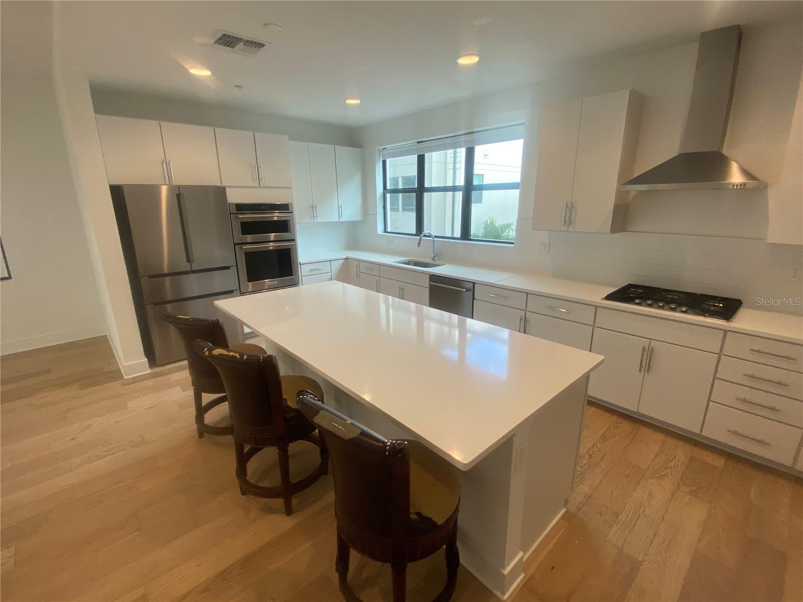 WESTSHORE VILLAGE TWNHMS - Residential Lease