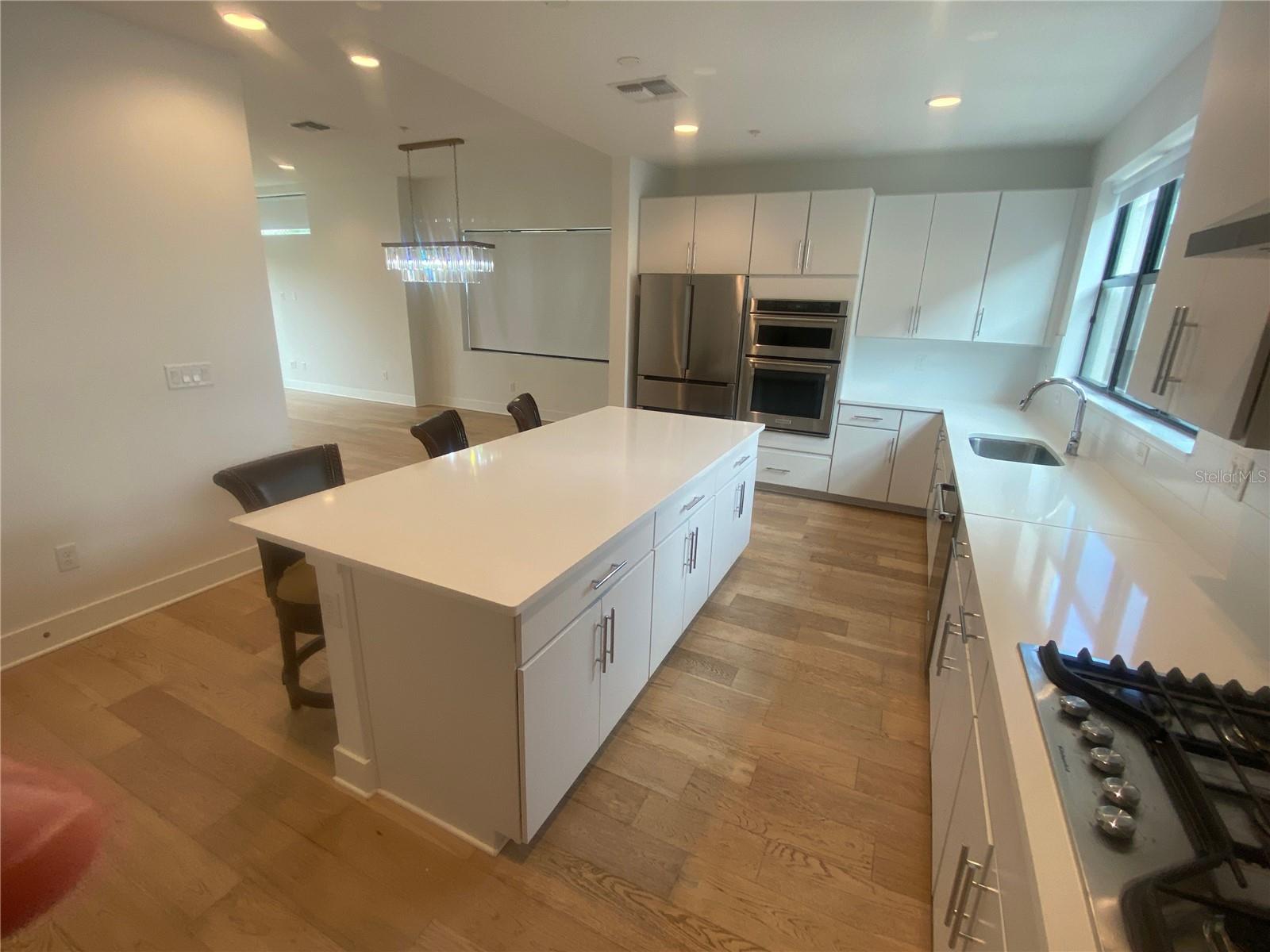 WESTSHORE VILLAGE TWNHMS - Residential Lease