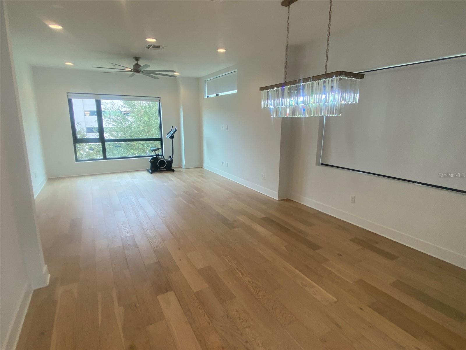 WESTSHORE VILLAGE TWNHMS - Residential Lease