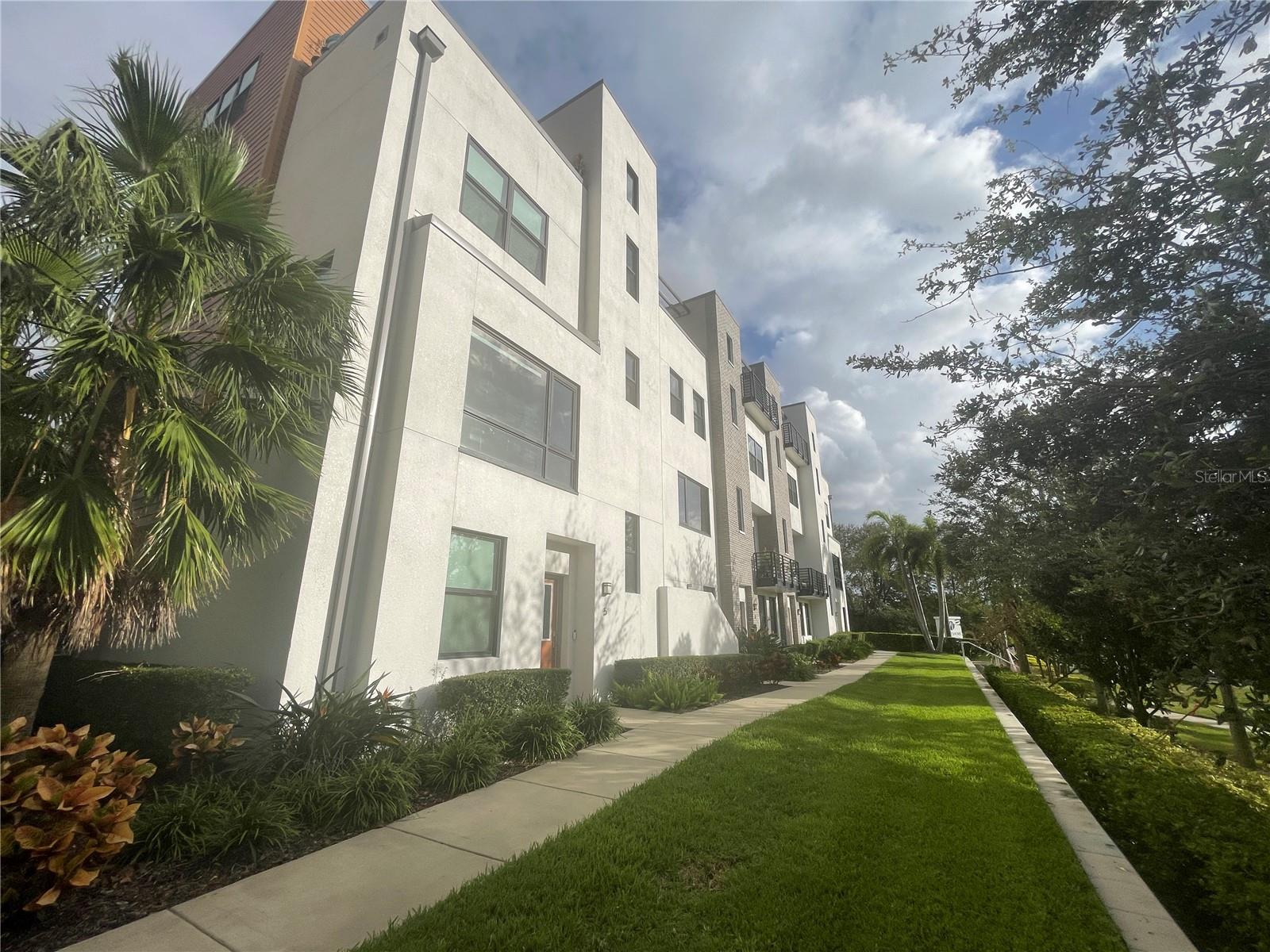 WESTSHORE VILLAGE TWNHMS - Residential Lease