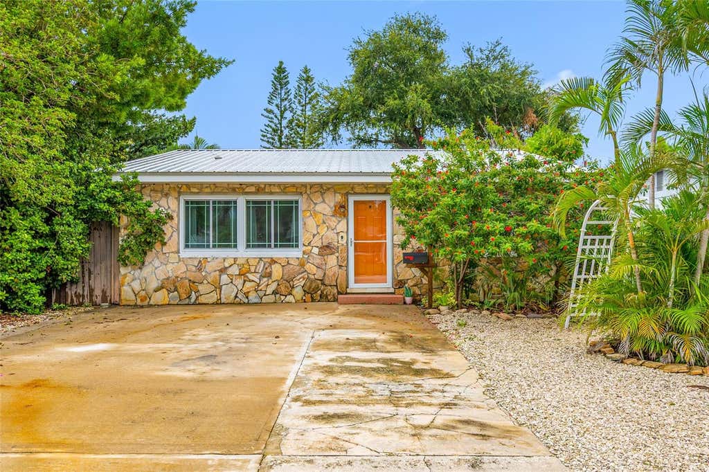 Photo of 3935 11th Avenue N, St Petersburg, FL 33713 (MLS # TB8531652)