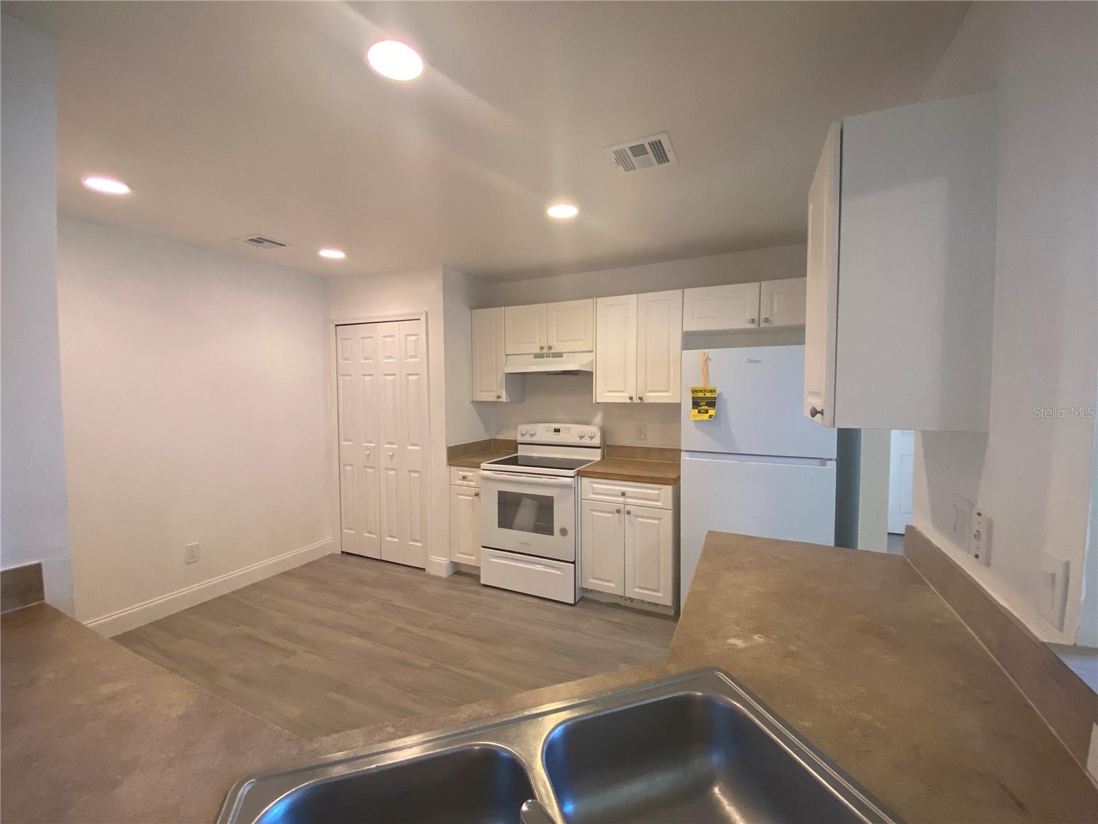 4947 AVA POINTE DRIVE 1