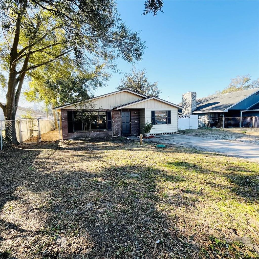 Photo of 502 Calhoun Avenue, Seffner, FL 33584 (MLS # TB8472840)