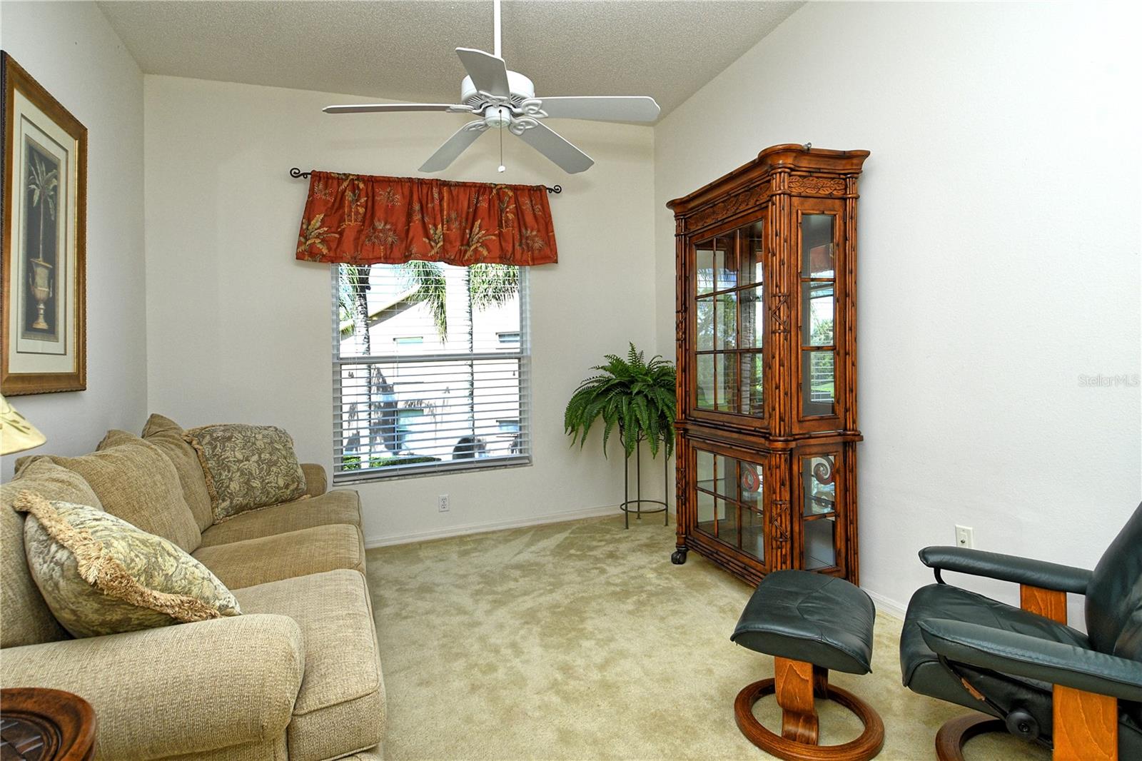 HERITAGE OAKS GOLF & COUNTRY CLUB - Residential