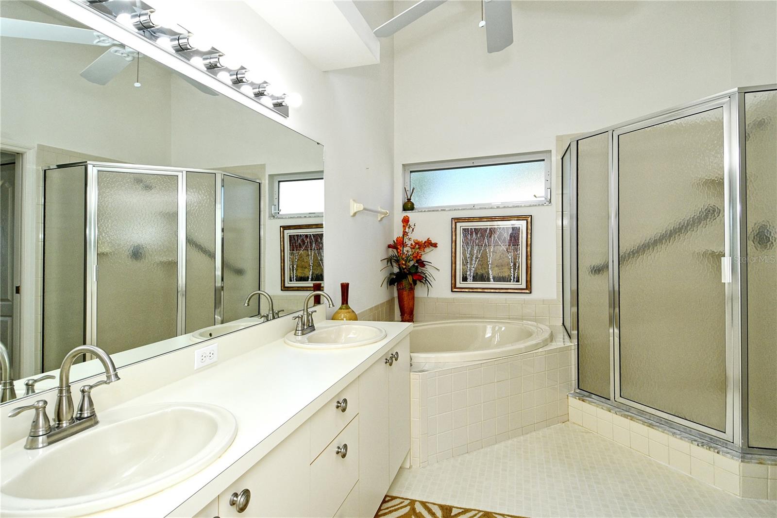 HERITAGE OAKS GOLF & COUNTRY CLUB - Residential