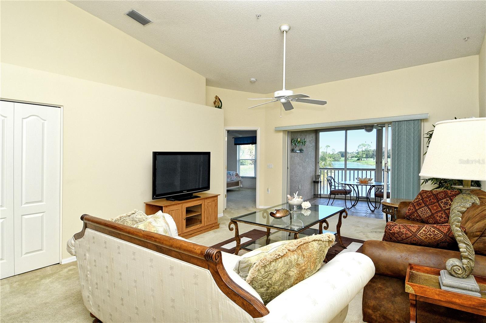 HERITAGE OAKS GOLF & COUNTRY CLUB - Residential