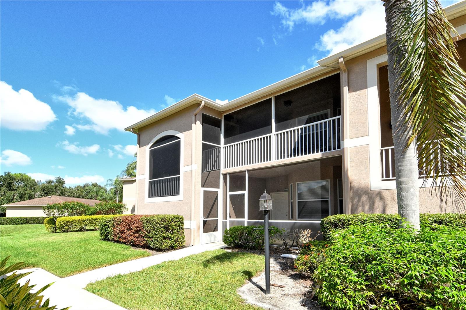 HERITAGE OAKS GOLF & COUNTRY CLUB - Residential