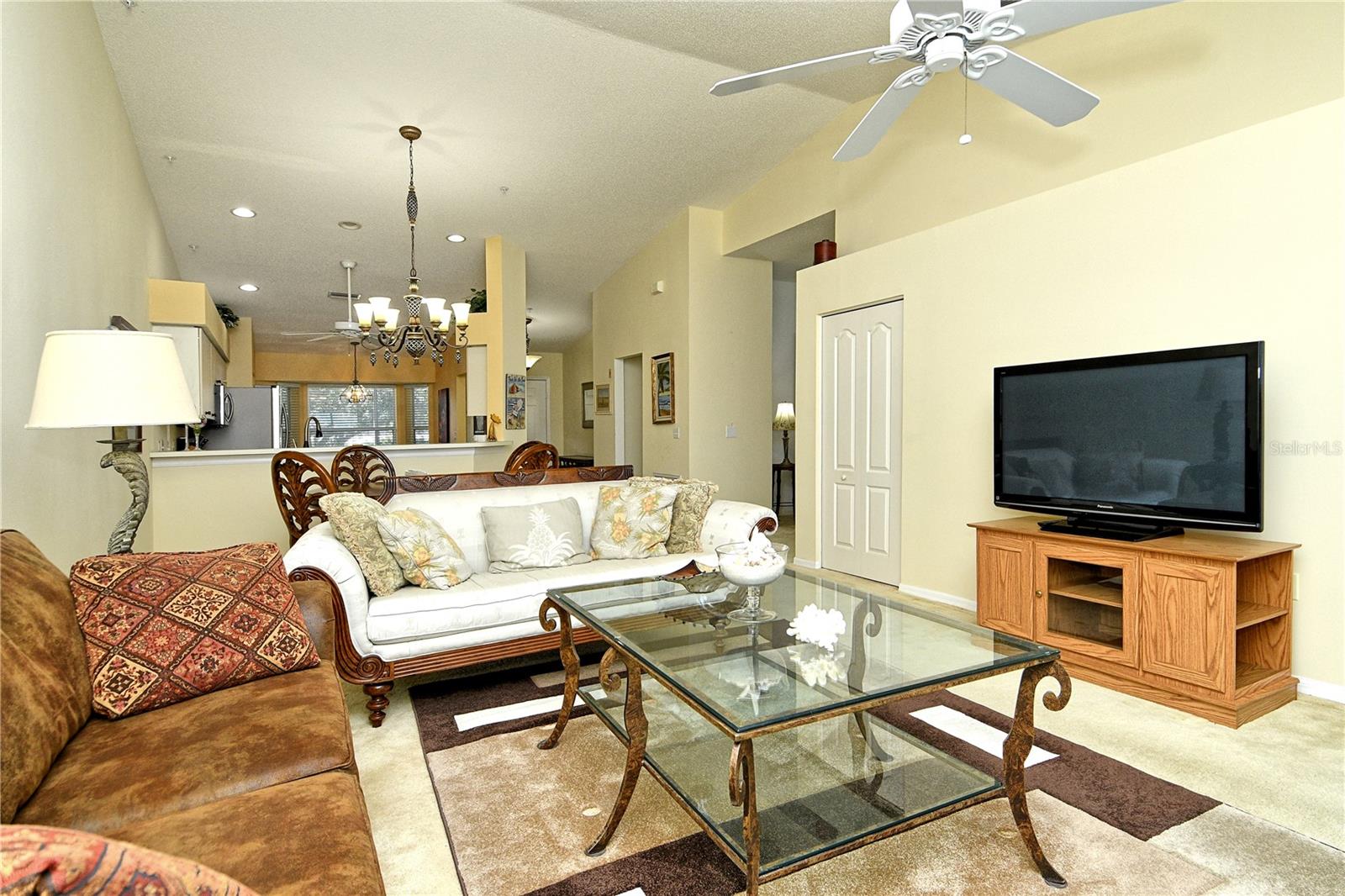 HERITAGE OAKS GOLF & COUNTRY CLUB - Residential