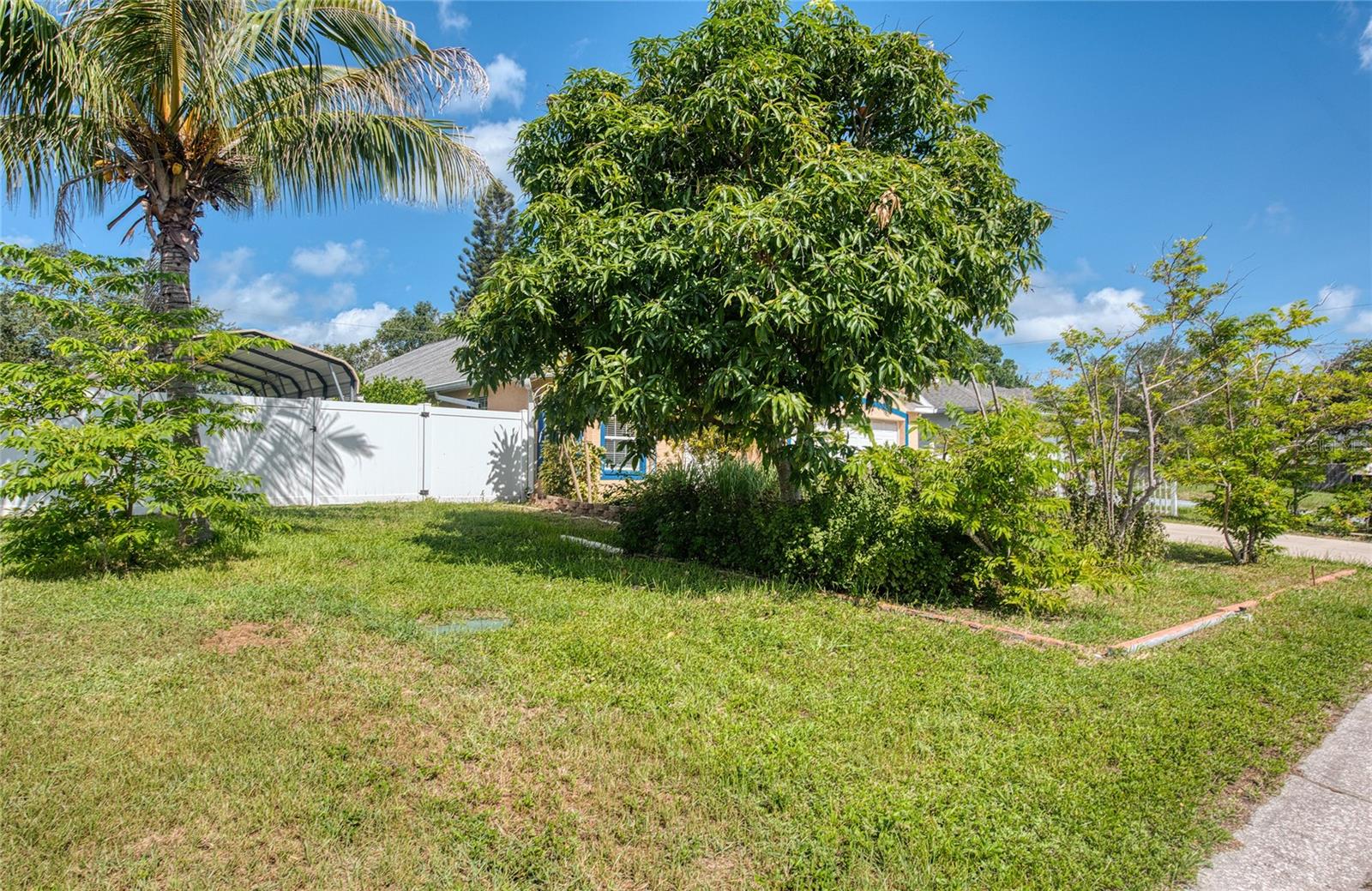 Search Properties for Sale 4 1150 OAKWOOD DRIVE