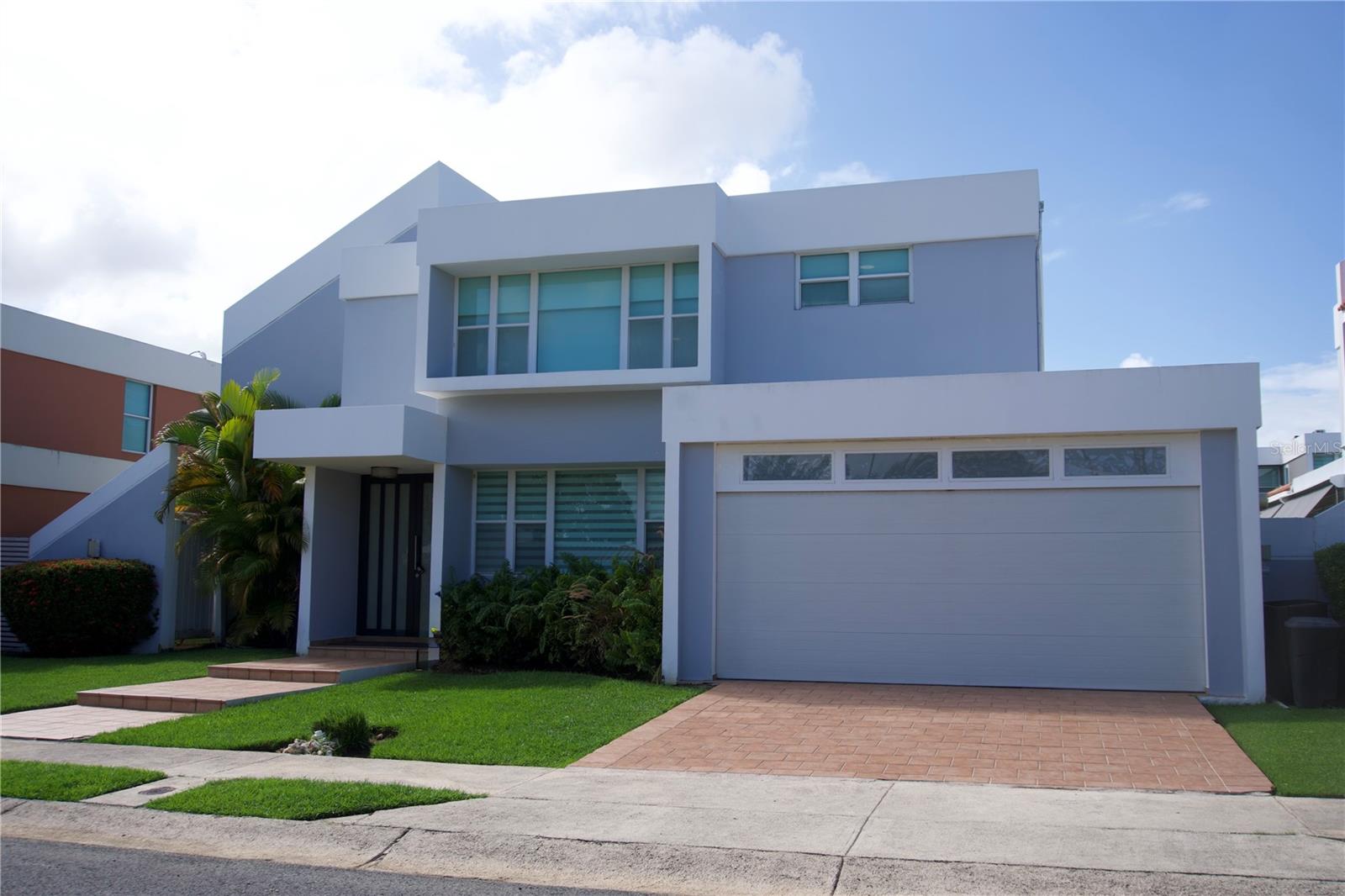 PASEO LAS OLAS - Residential