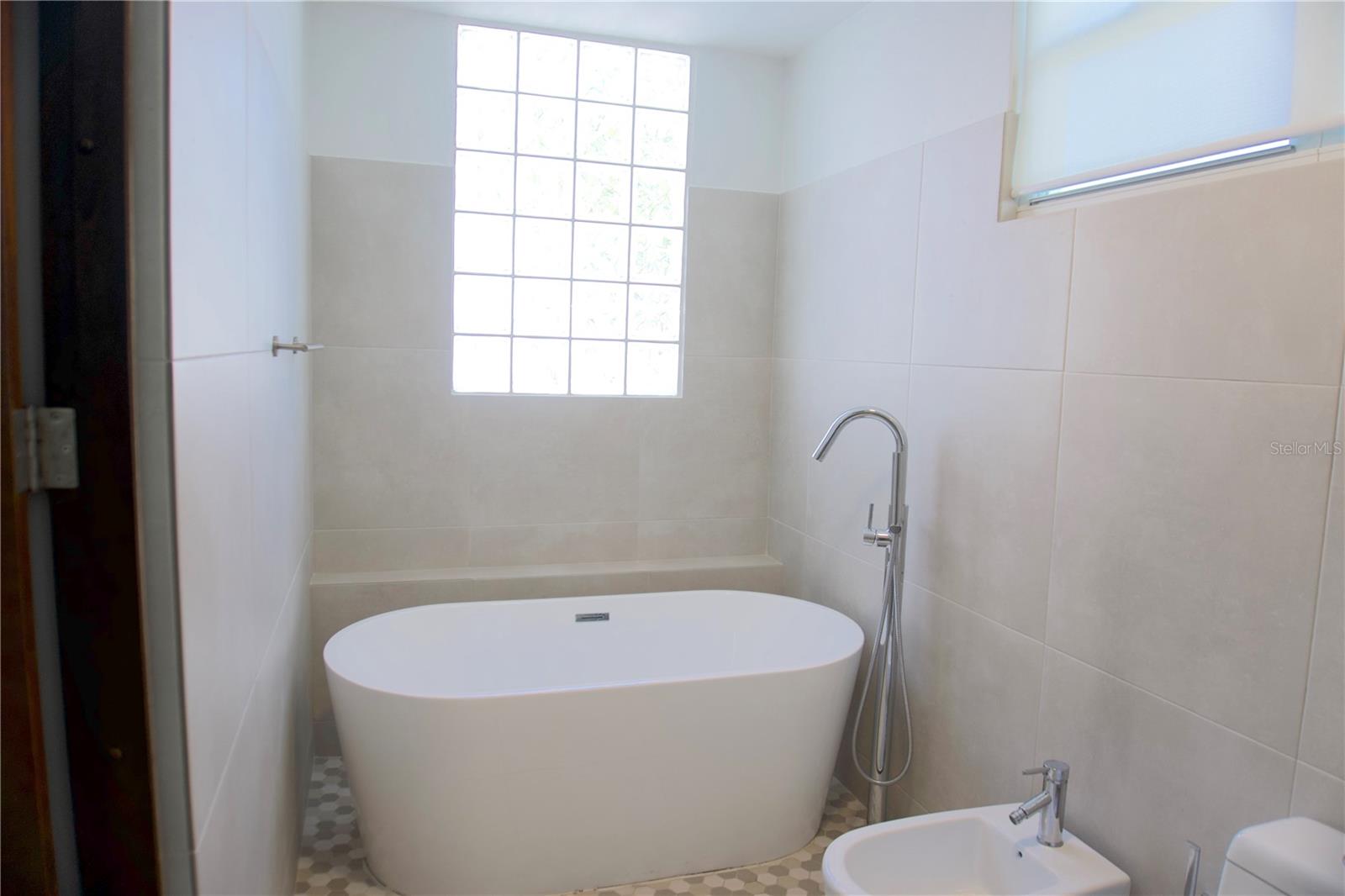 PASEO LAS OLAS - Residential