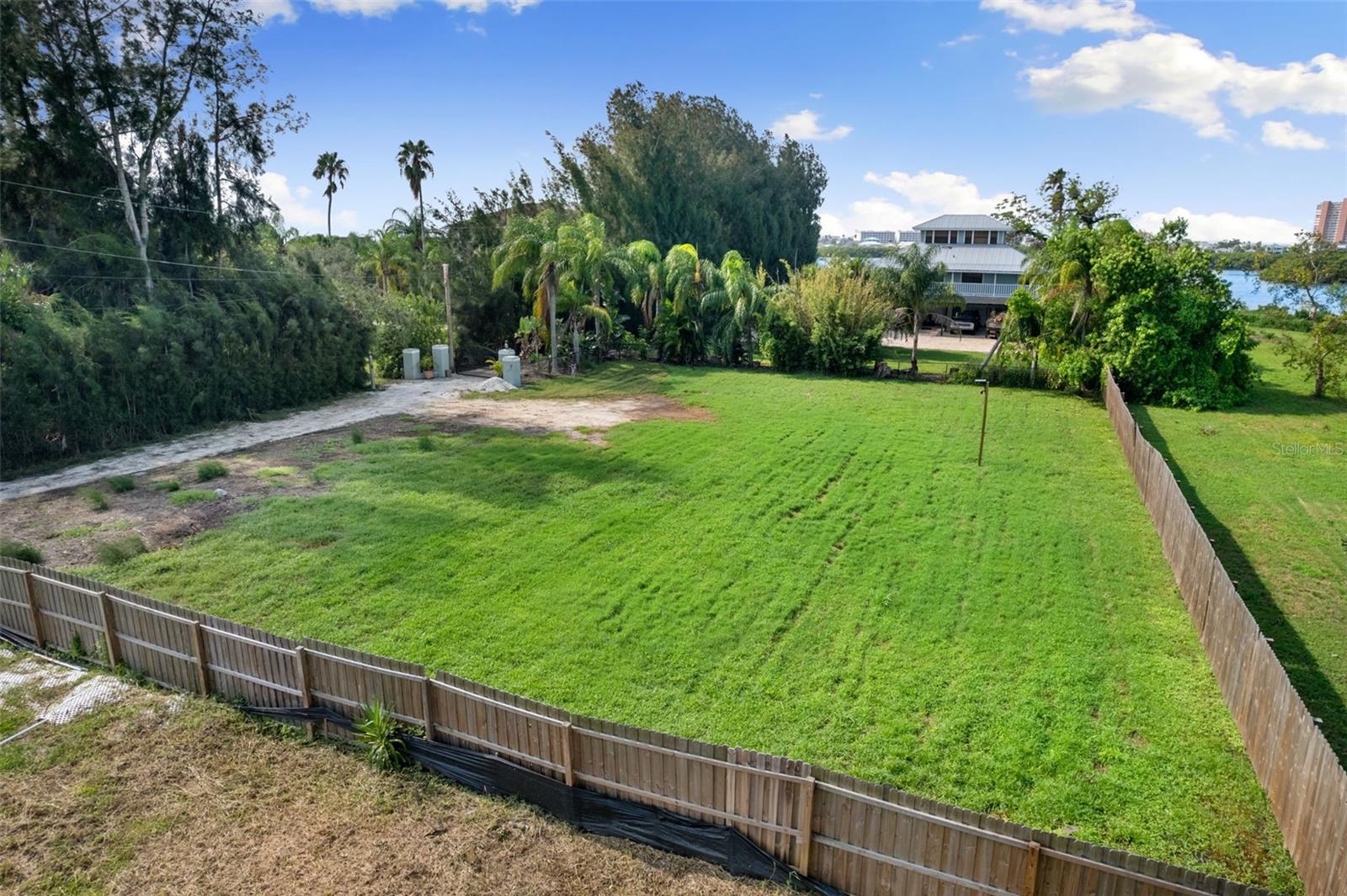 HARBOR VIEW 4 - Land