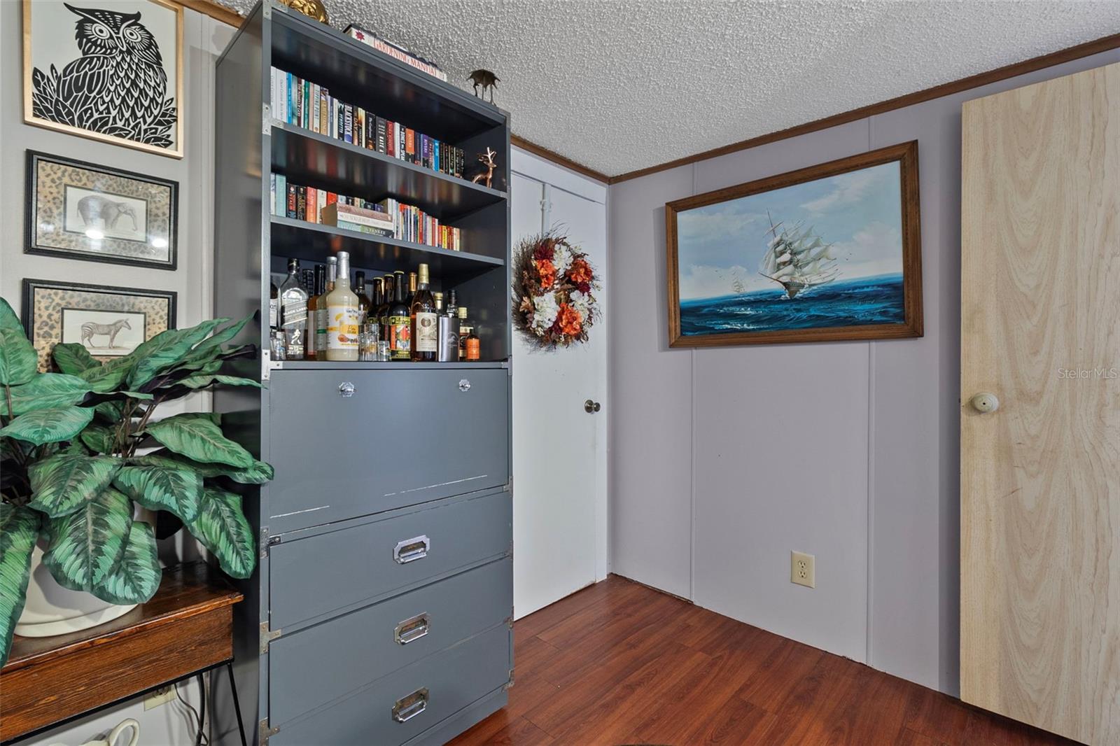 LAKE SIDE ESTATES - Residential