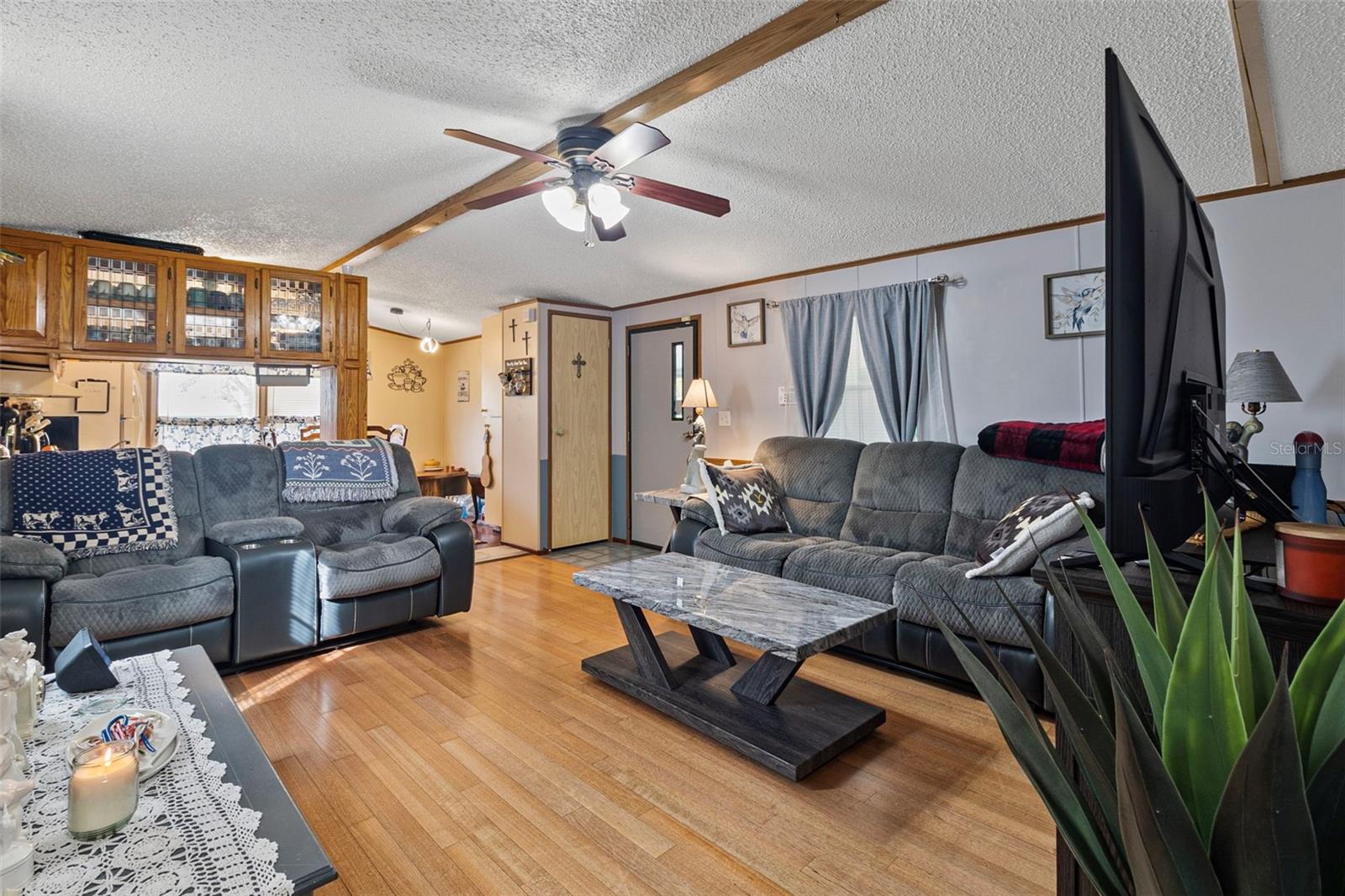 LAKE SIDE ESTATES - Residential