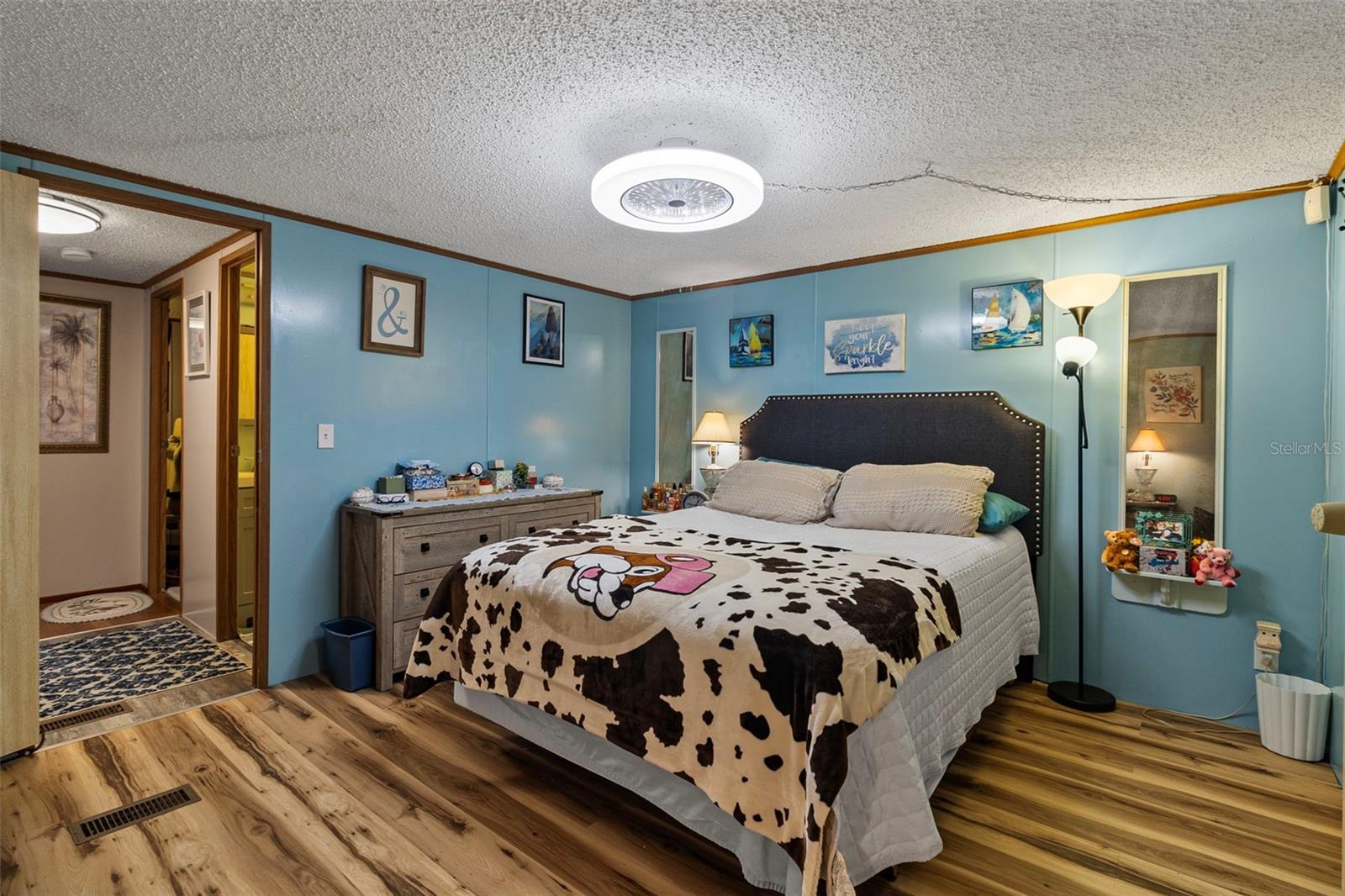 LAKE SIDE ESTATES - Residential