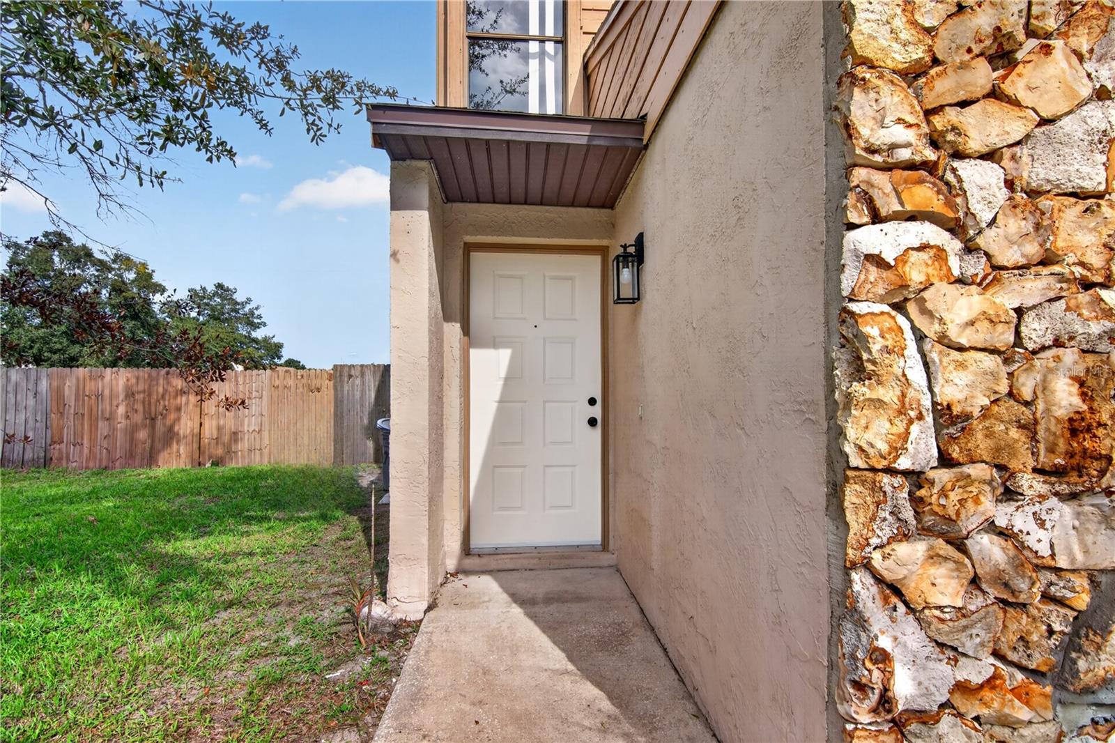 2747 GRAY FOX LANE