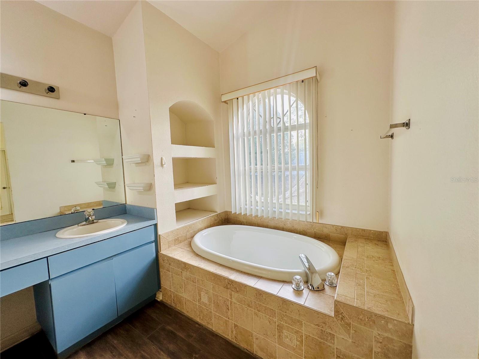 BRENTWOOD HILLS TRCT B UN 1 - Residential