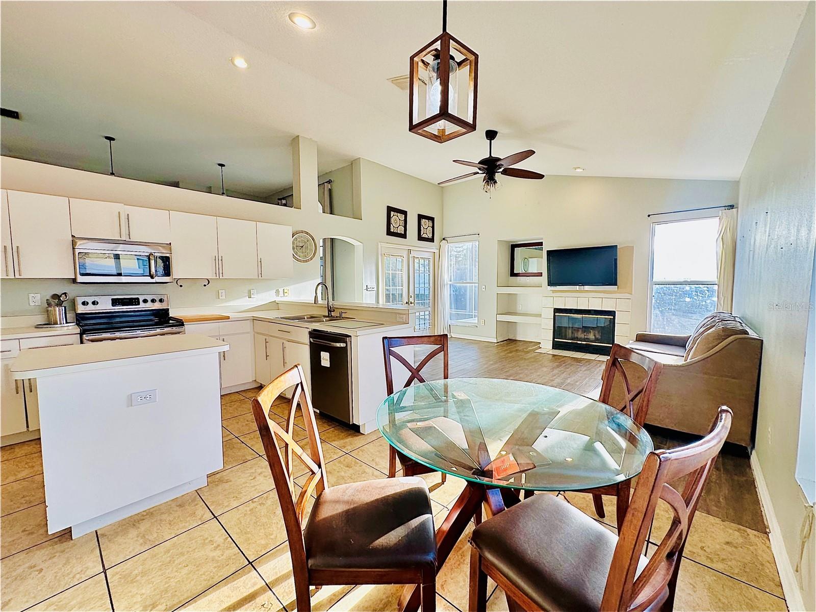 BRENTWOOD HILLS TRCT B UN 1 - Residential