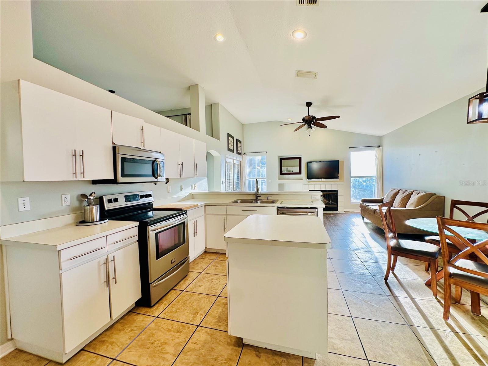 BRENTWOOD HILLS TRCT B UN 1 - Residential