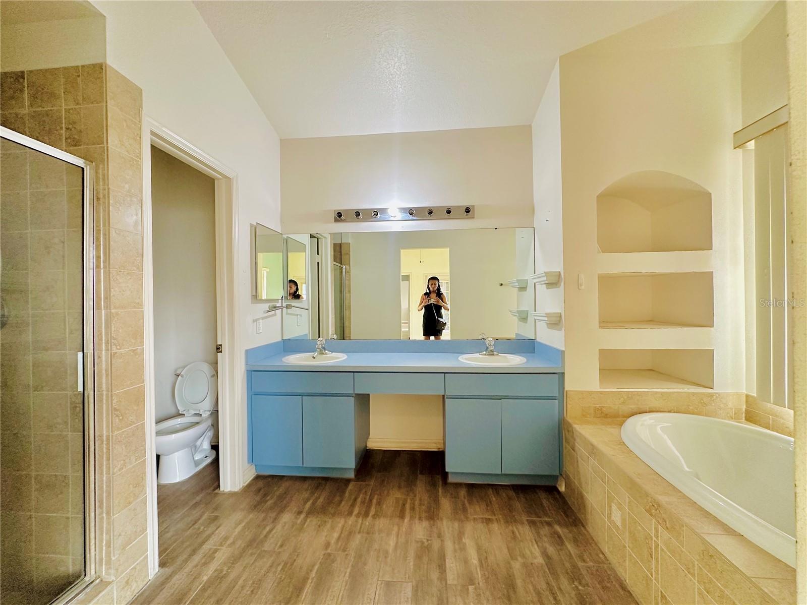 BRENTWOOD HILLS TRCT B UN 1 - Residential