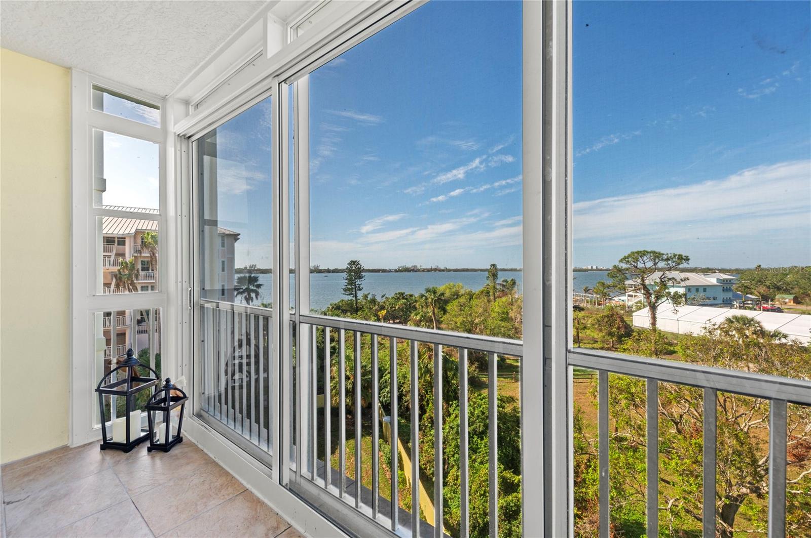 BAYPOINTE VISTA 2 - Residential