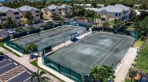 A home in LONGBOAT KEY