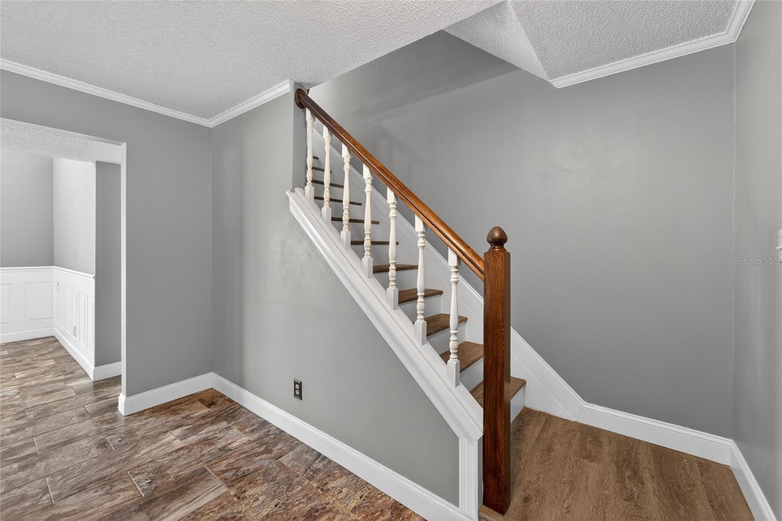 FOUR WINDS ESTATES UNIT SIX - Residential