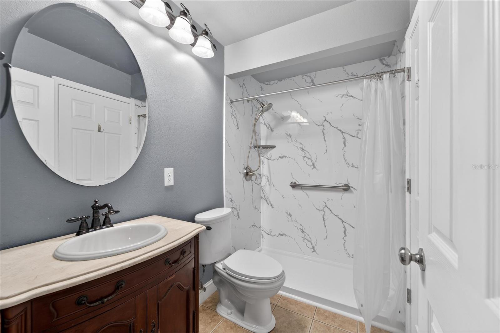 FOUR WINDS ESTATES UNIT SIX - Residential