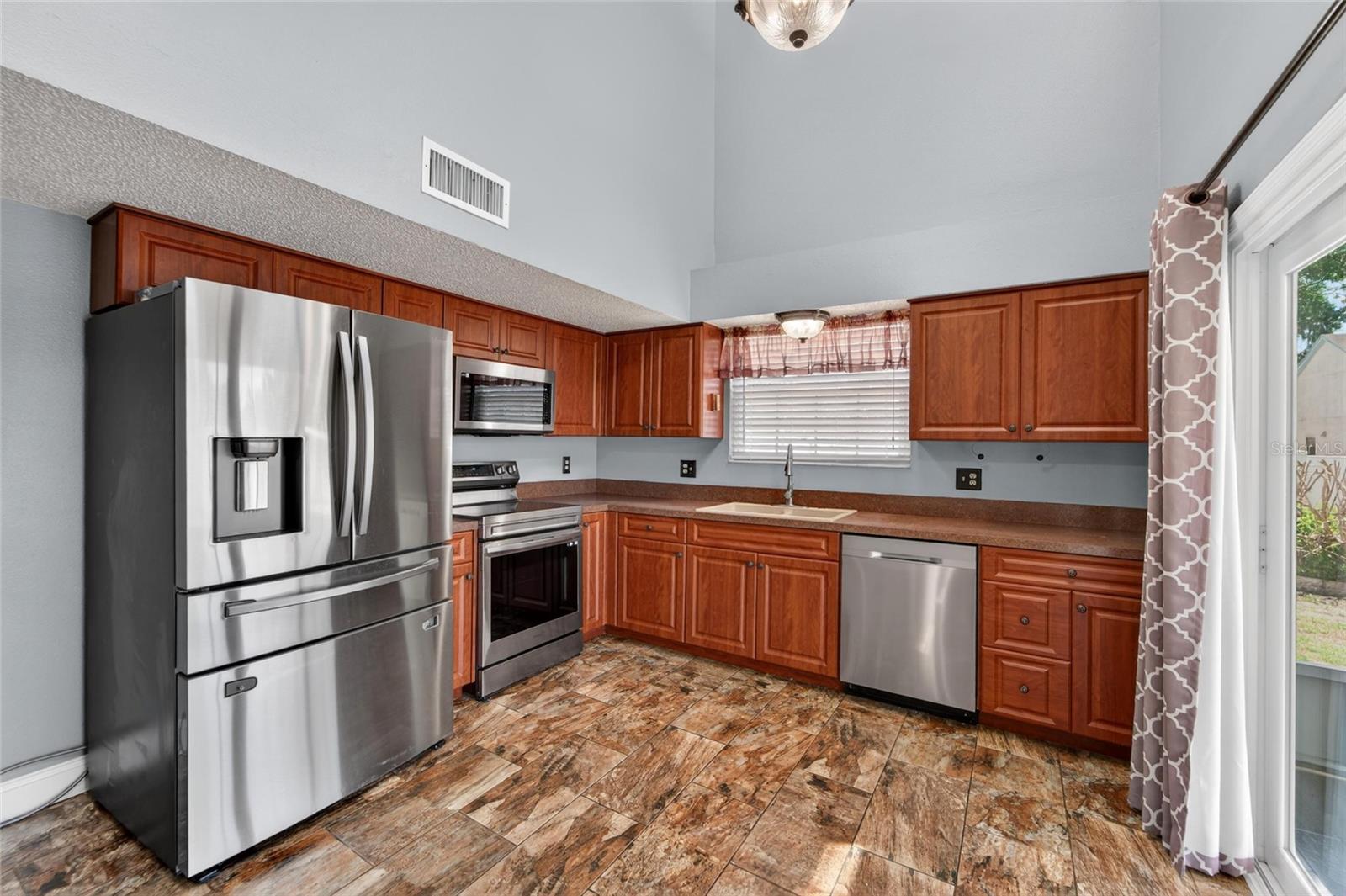 FOUR WINDS ESTATES UNIT SIX - Residential