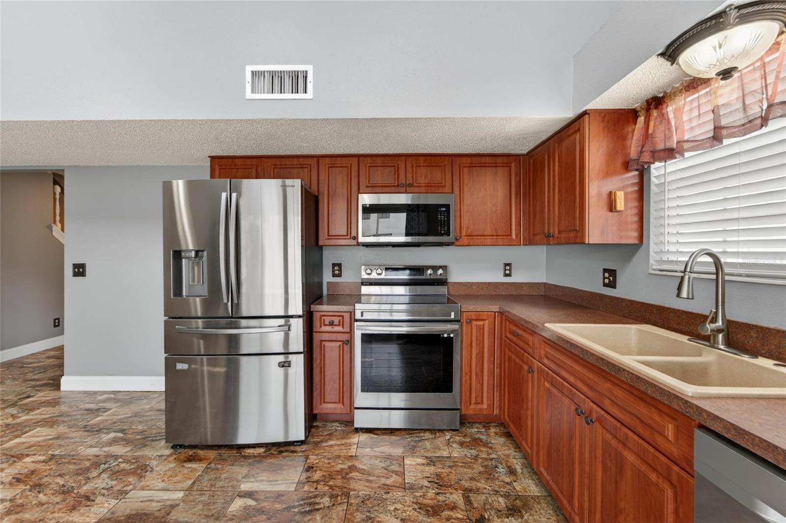 FOUR WINDS ESTATES UNIT SIX - Residential