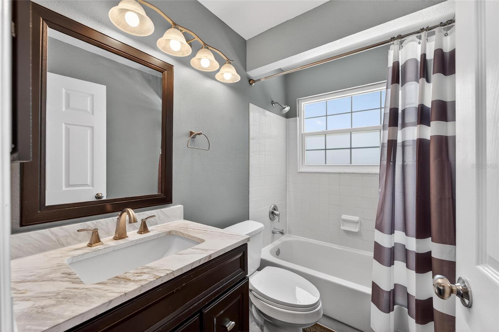 FOUR WINDS ESTATES UNIT SIX - Residential