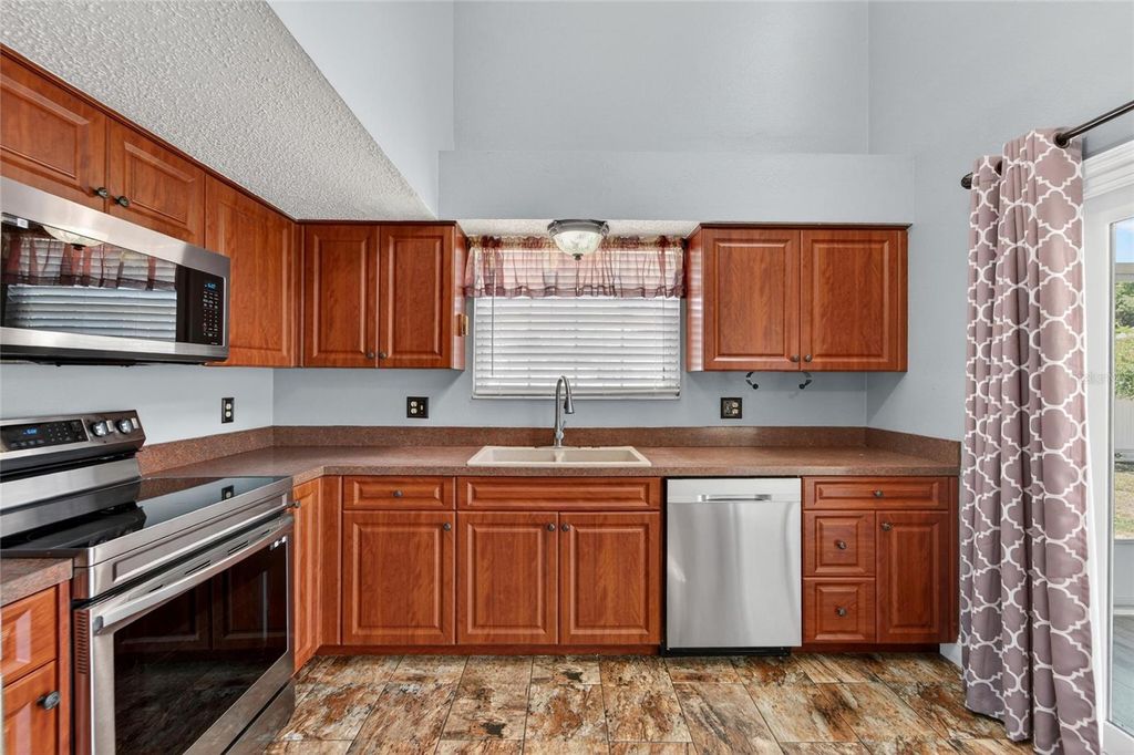 Photo of 601 Weathervane Court, Brandon, FL 33511 (MLS # TB8500451)