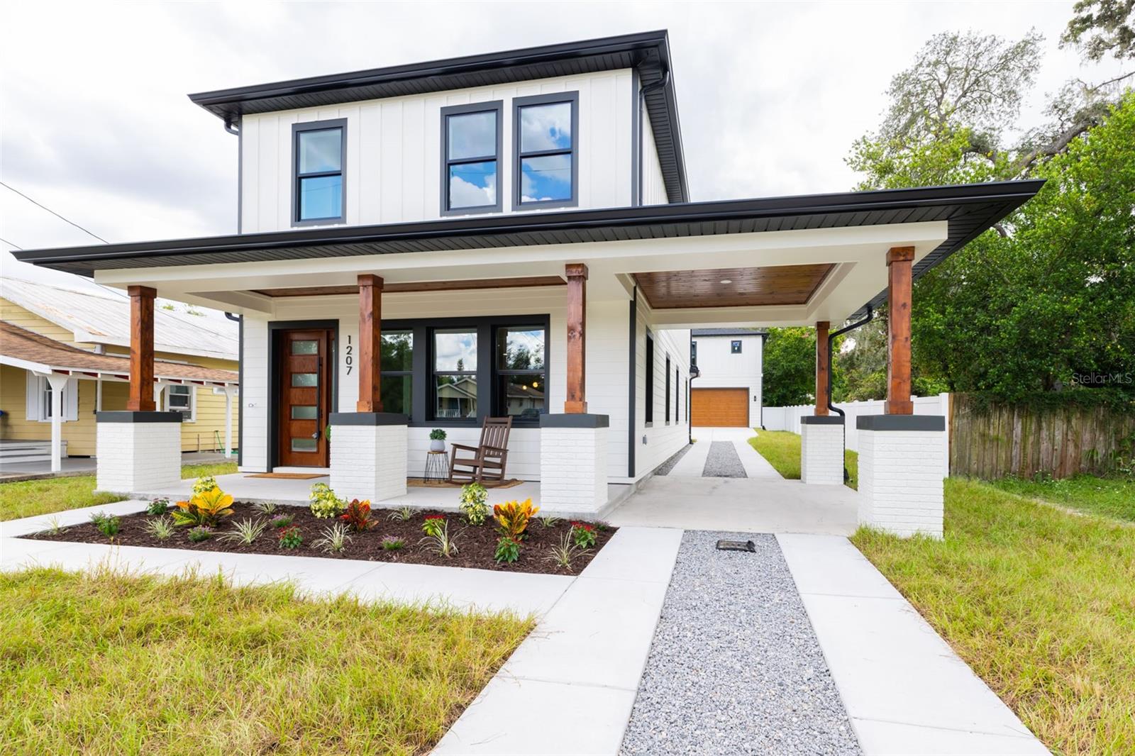 1207 E ELLICOTT STREET