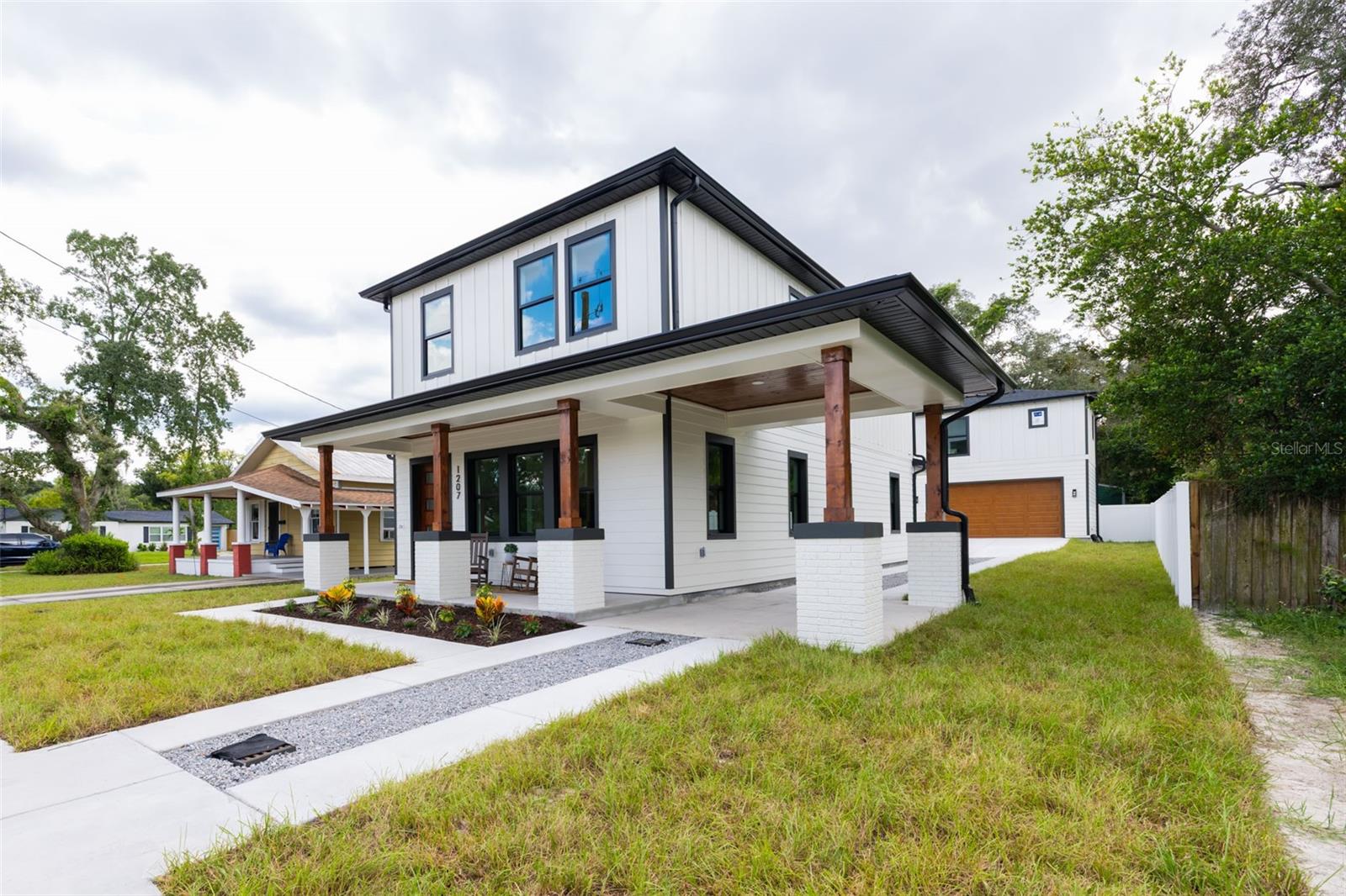1207 E ELLICOTT STREET