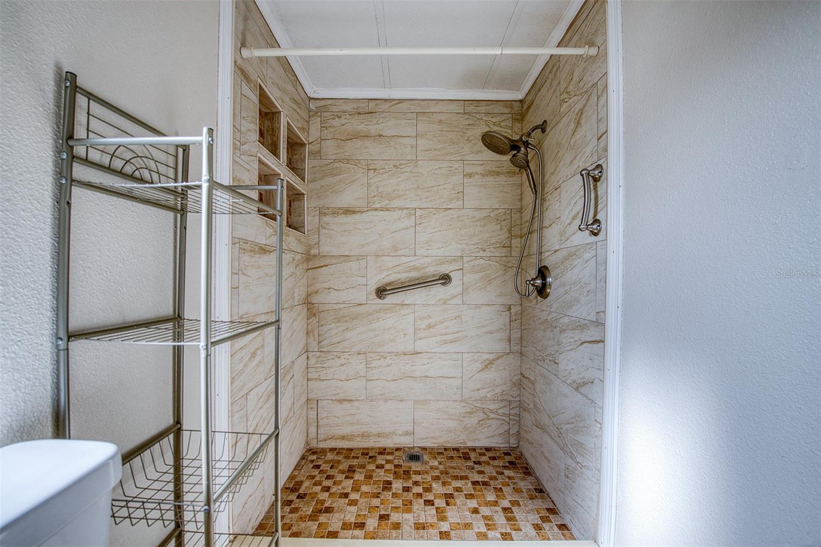 GULL-AIRE VILLAGE - Residential