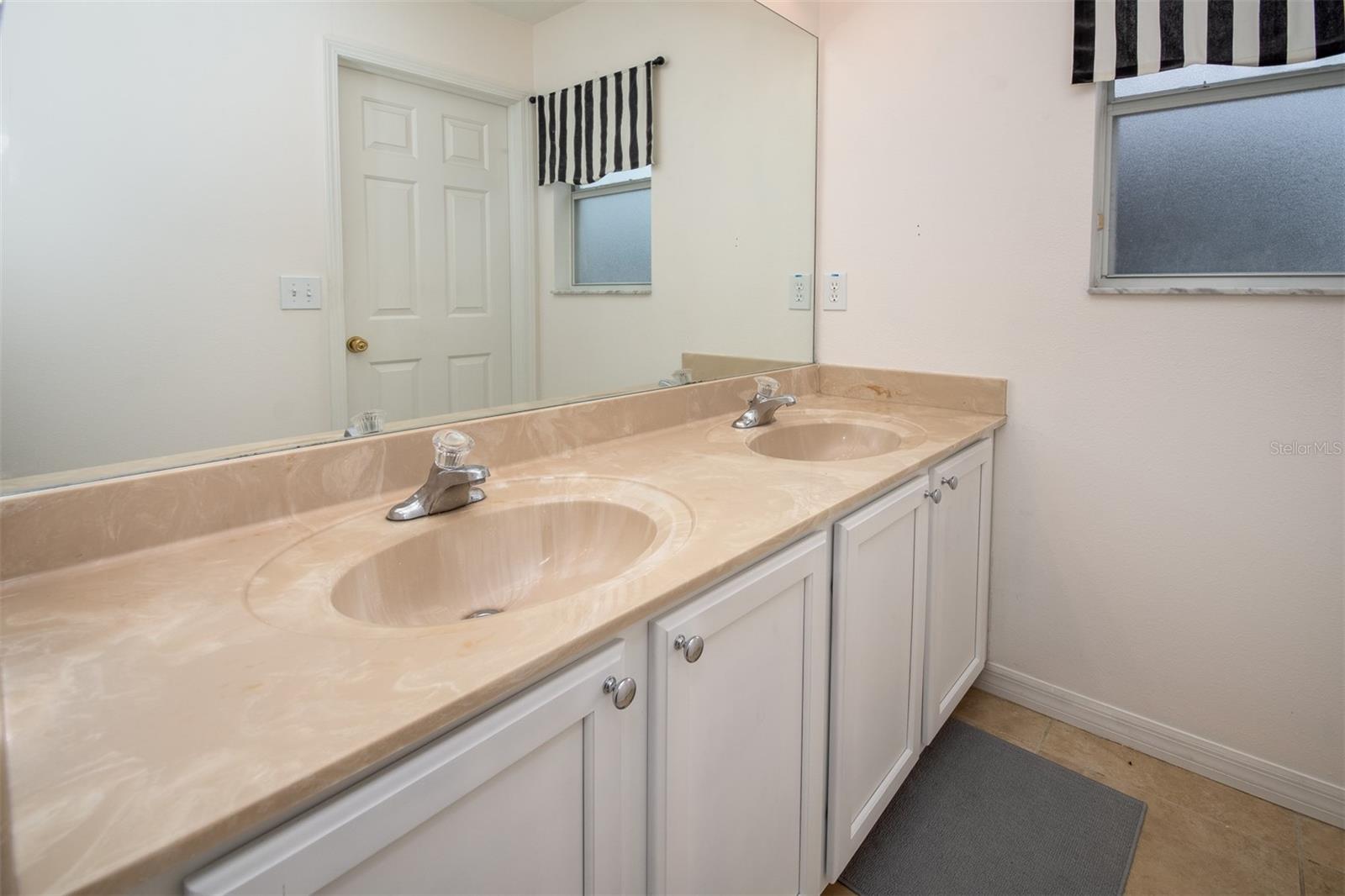 THOUSAND OAKS EAST PH 04 - Residential