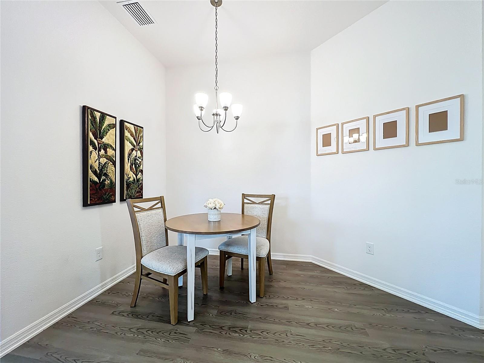 VILLAGES/SOUTHERN OAKS UN 216 - Residential