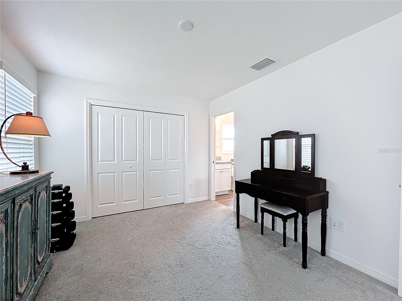 VILLAGES/SOUTHERN OAKS UN 216 - Residential