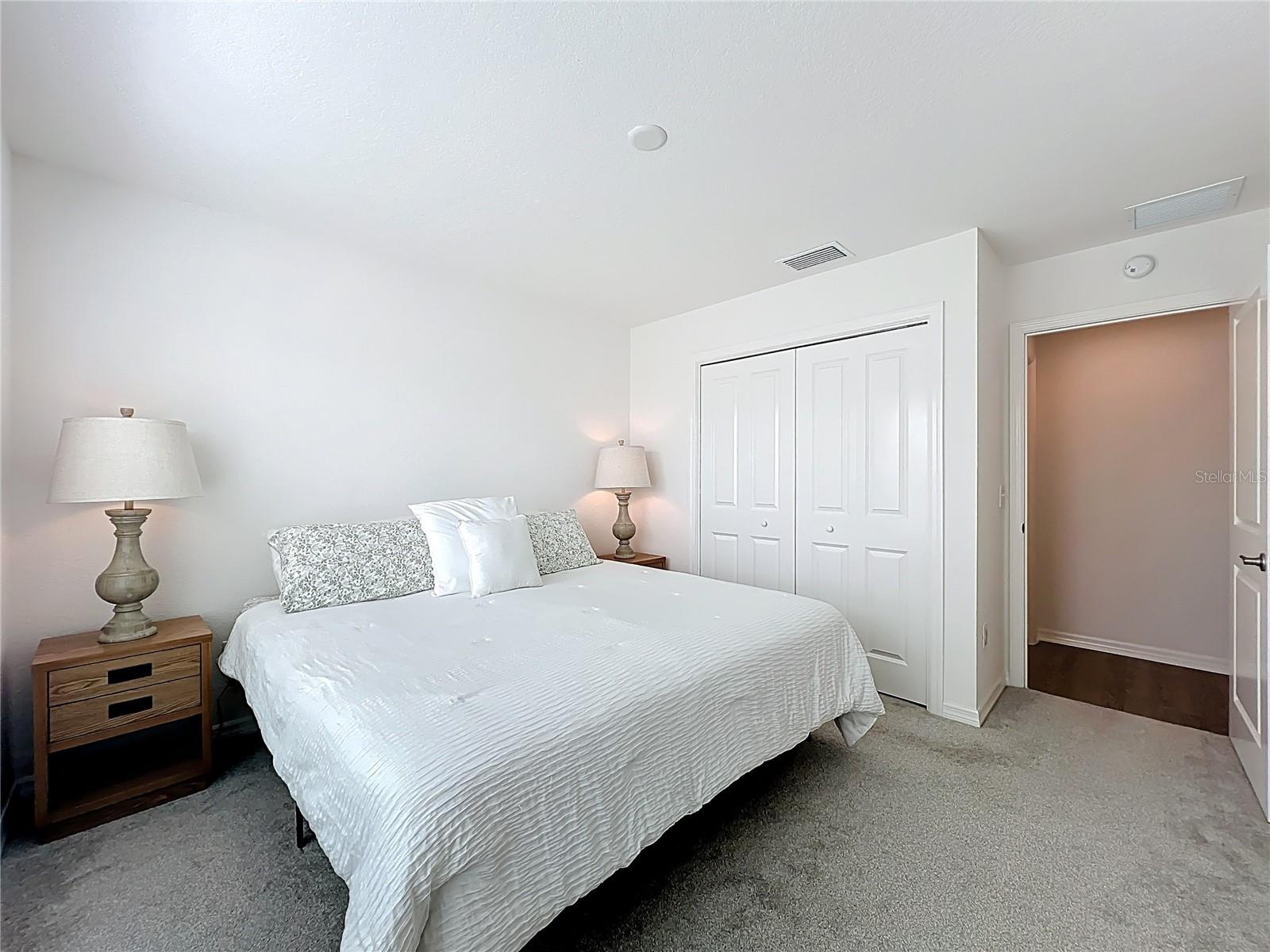 VILLAGES/SOUTHERN OAKS UN 216 - Residential