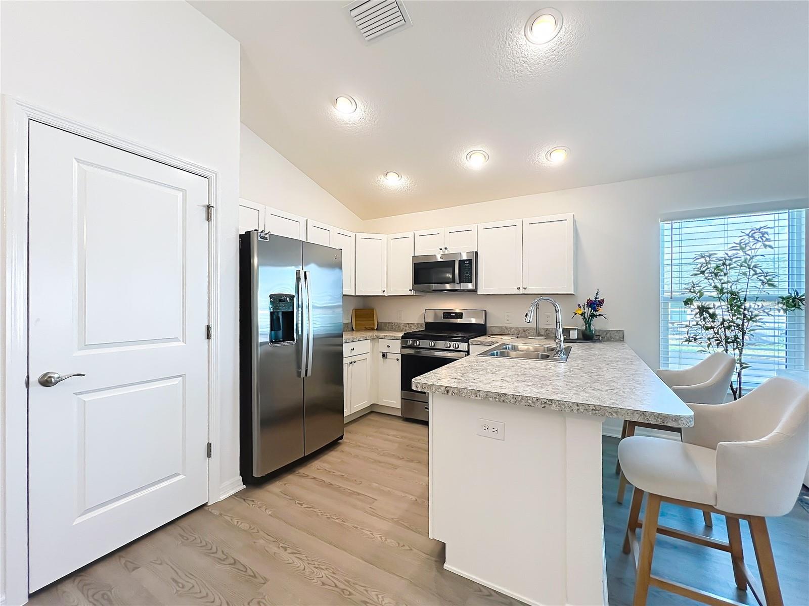 VILLAGES/SOUTHERN OAKS UN 216 - Residential