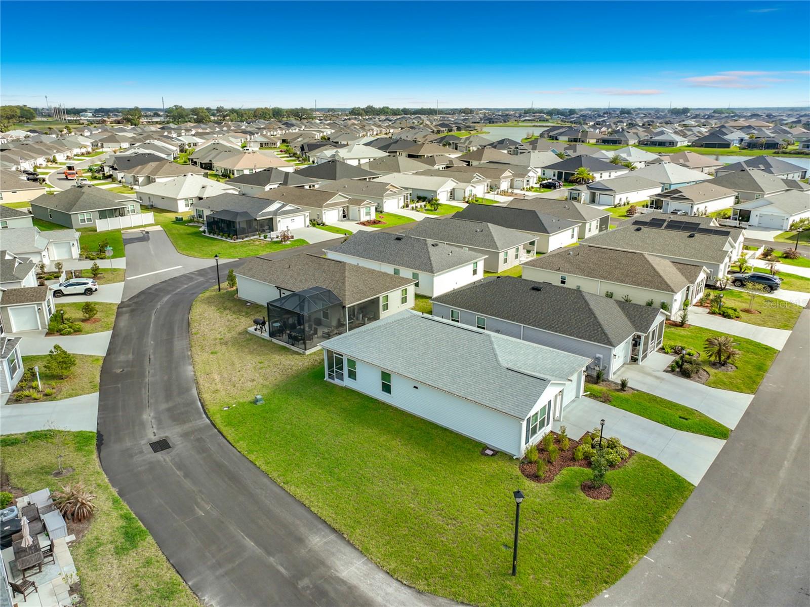 VILLAGES/SOUTHERN OAKS UN 216 - Residential