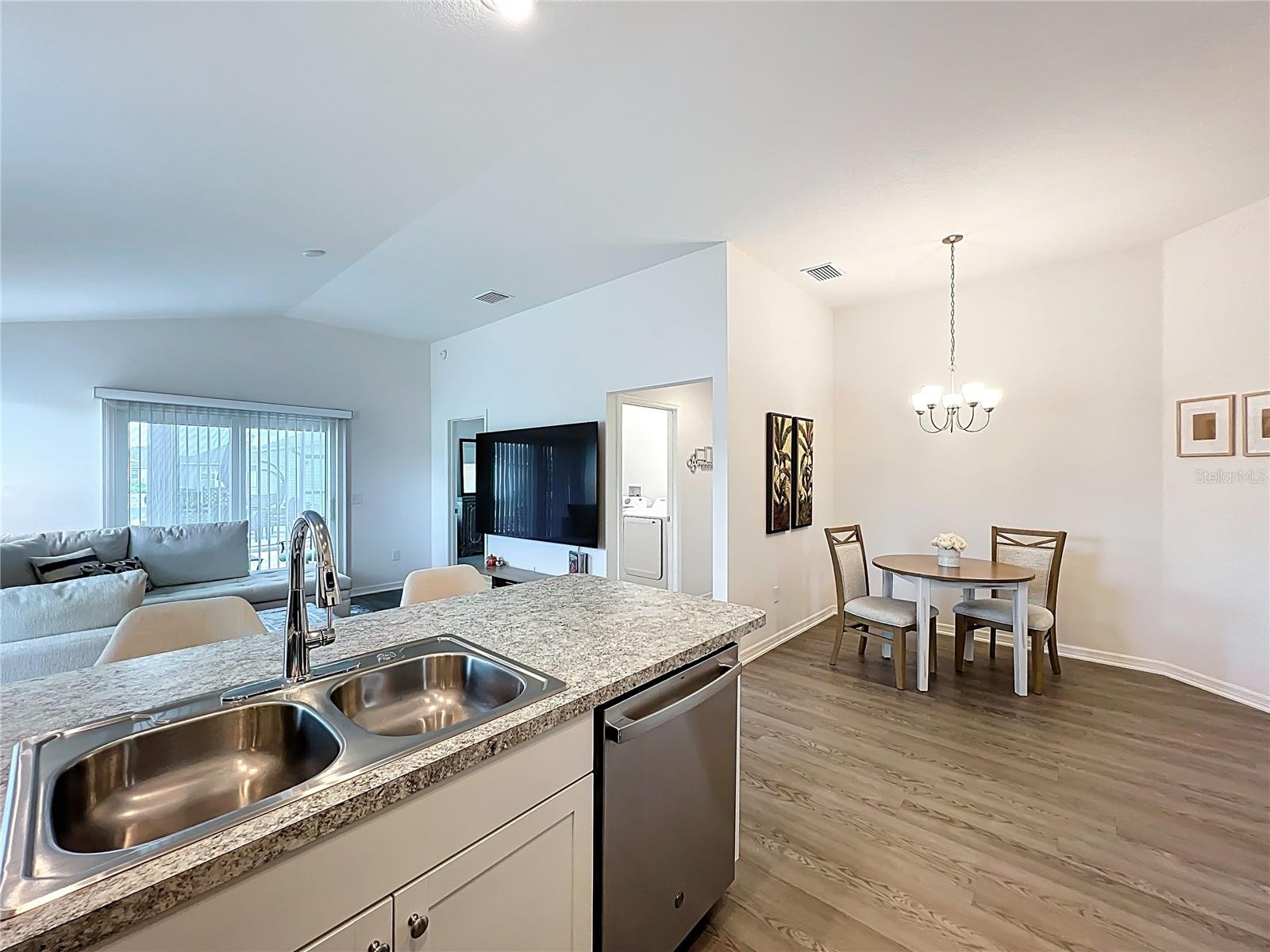 VILLAGES/SOUTHERN OAKS UN 216 - Residential