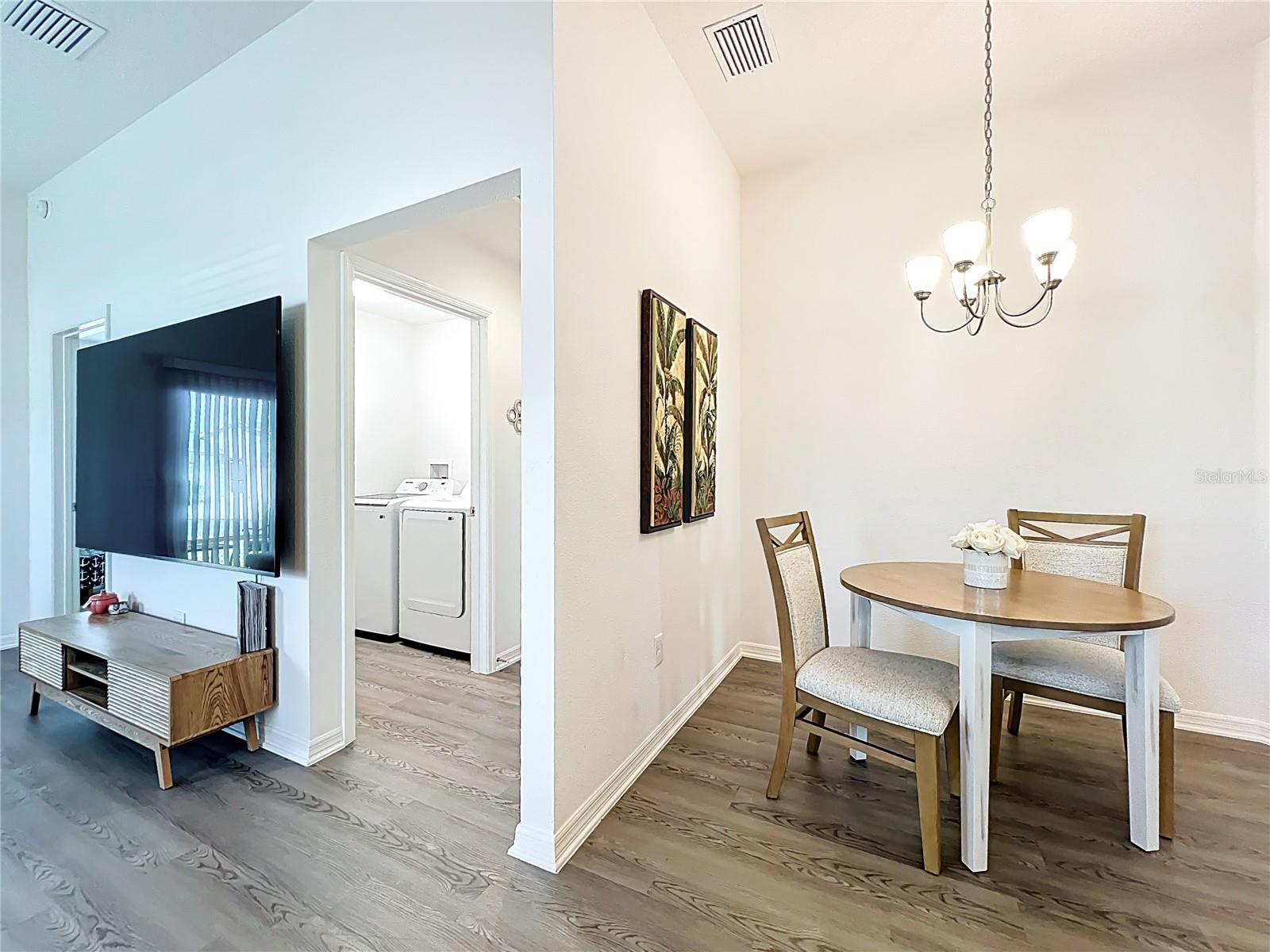 VILLAGES/SOUTHERN OAKS UN 216 - Residential