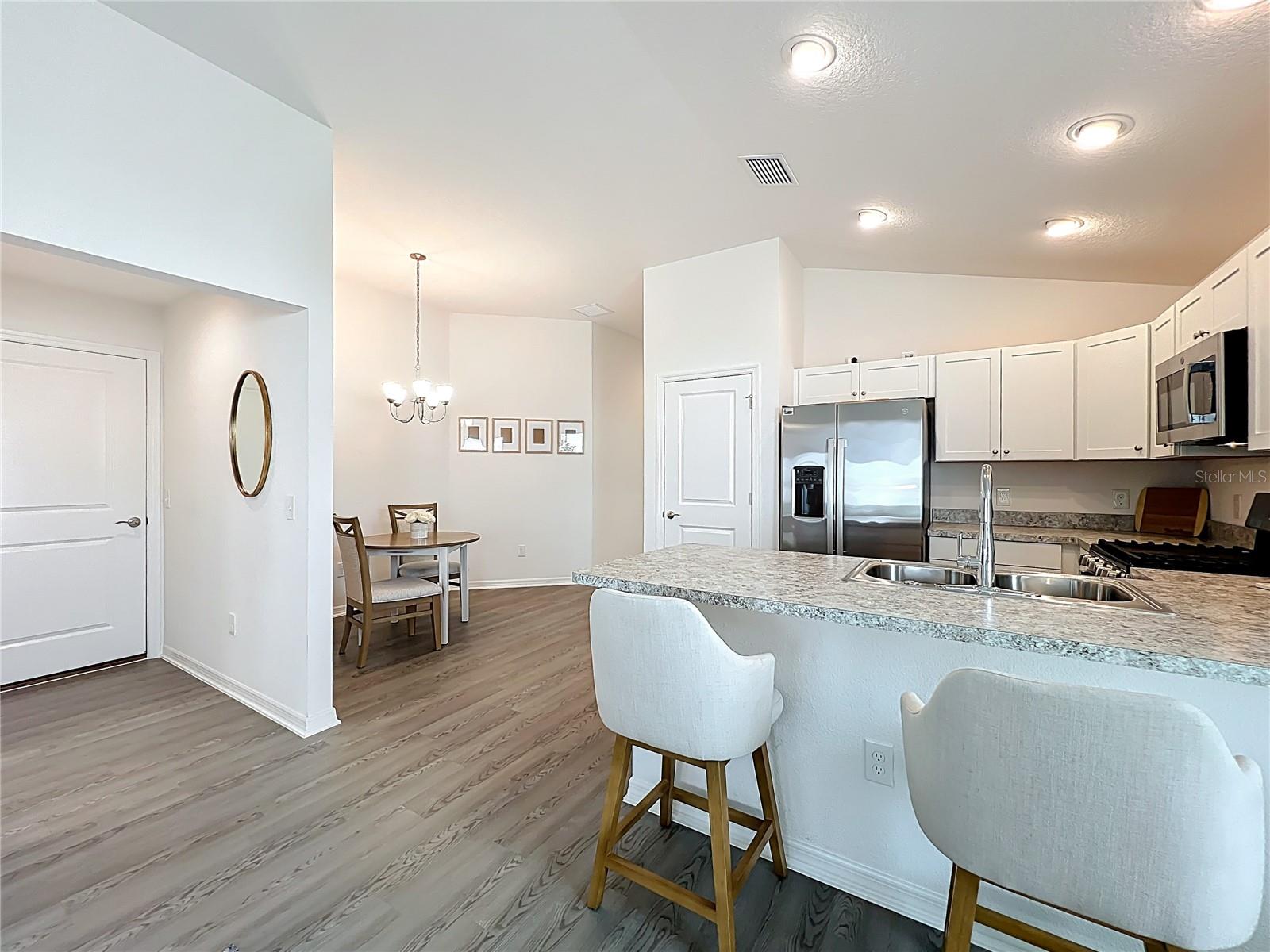 VILLAGES/SOUTHERN OAKS UN 216 - Residential